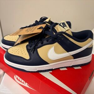 Women’s Dunks 7.5